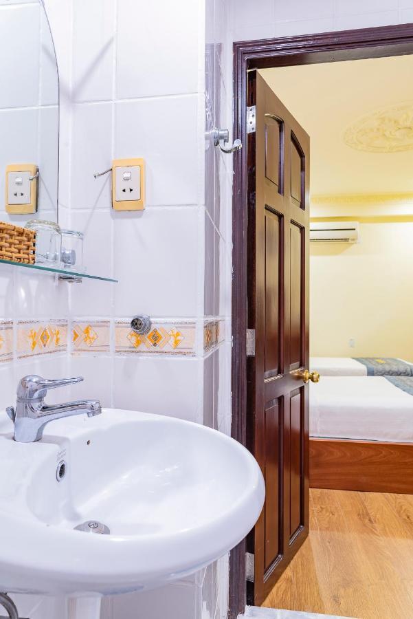 Cosmo Square Hotel Hô Chi Minh-Ville Extérieur photo